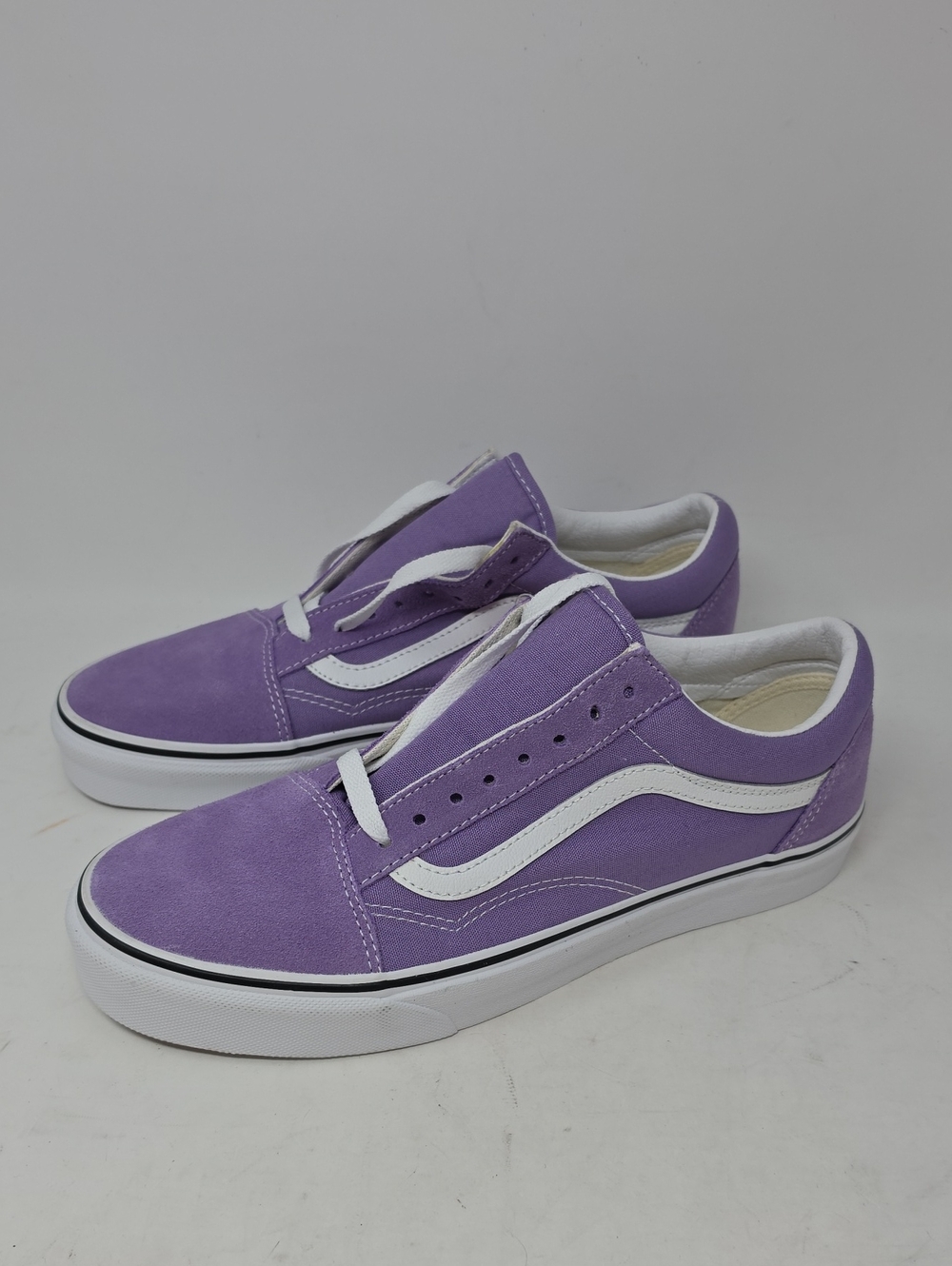 Vans Classic Low-Top Skate Sneakers Lavender with White Stripe Men 9 Women 10.5